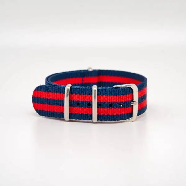 Bracelet de montre Nato en nylon Multi-rayures Bleu Marine et Rouge